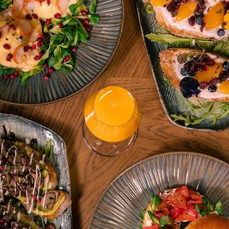 Πανσιόν Samstag Σπλιτ