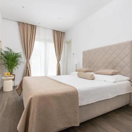 Gostinjska kuća Samstag 4*