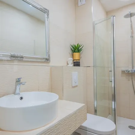 Gostinjska kuća Samstag 4*